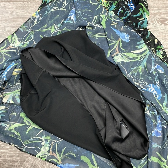 NWT Le Gali Black Floral Chiffon Flutter Bell Sleeve V-Neck Dress 12 - Picture 16 of 16